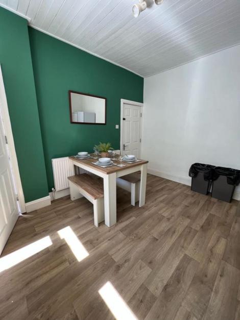 Moorfield Street Guesthouse Leeds  Extérieur photo
